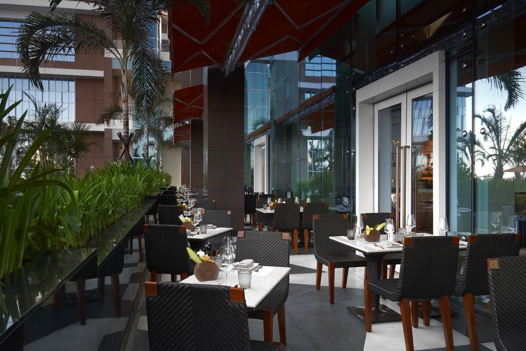Solaire Resort y Casino Paranaque City Exterior foto