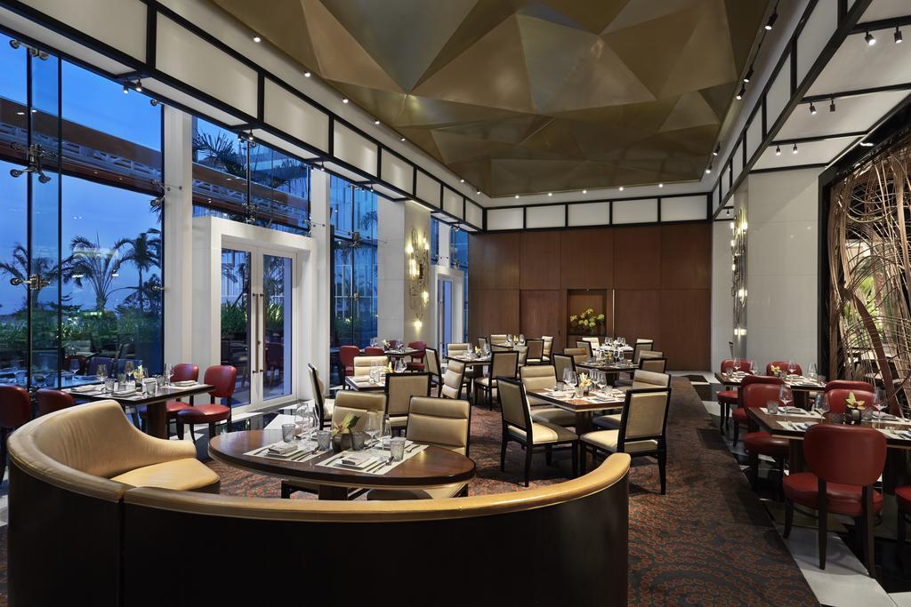 Solaire Resort y Casino Paranaque City Exterior foto